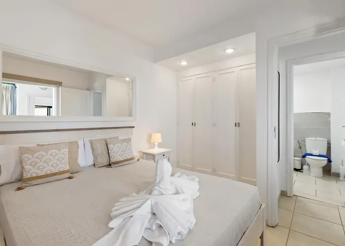 Apartment Home2book Terrace & Pool Retreat, Costa *