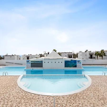 Home2book Terrace & Pool Retreat,