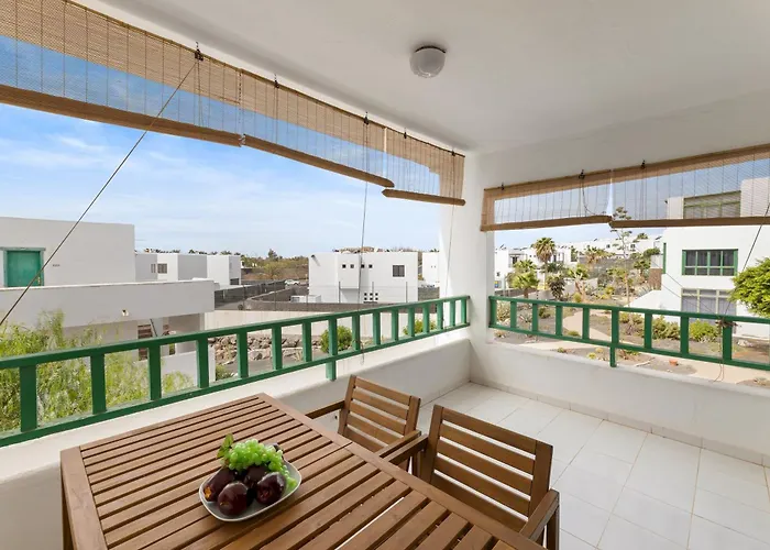 Daire Home2book Terrace & Pool Retreat, Costa